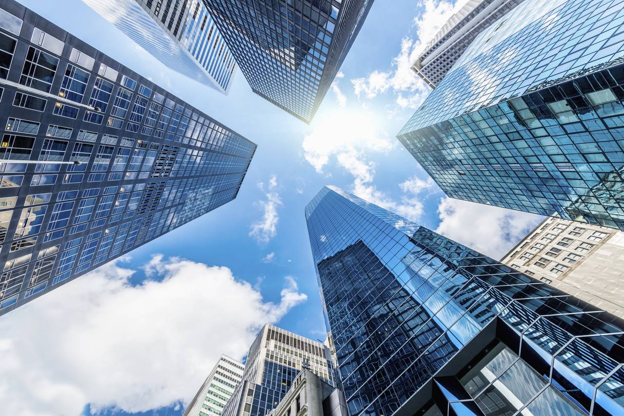 [Background image] [CI] Blue sky and buildings